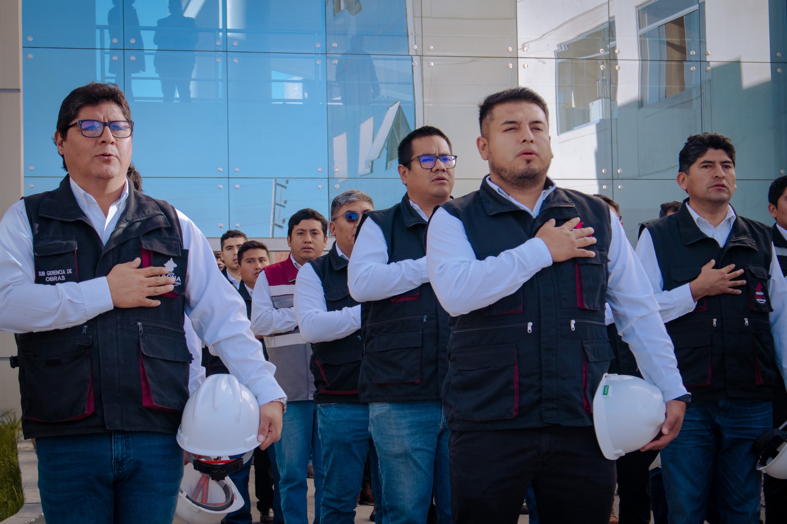 En ceremonia rinden homenaje a padres, ingenieros y arquitectos del GORE Tacna 