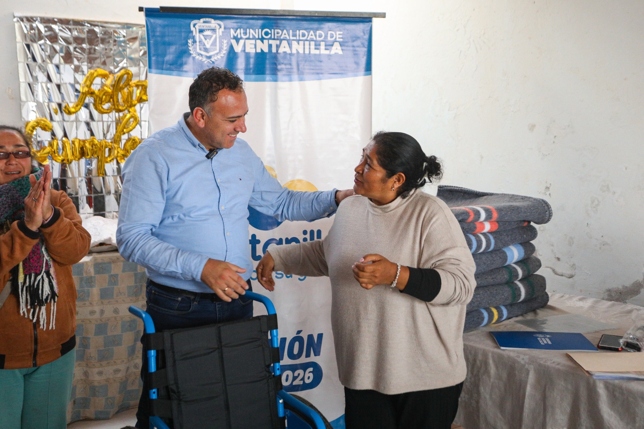 🤝 Una gestión con rostro humano: el alcalde Jhovinson entregó sillas de ruedas en Pachacútec, apoyando a los más vulnerables. ¡Por una sociedad inclusiva y solidaria! ♿