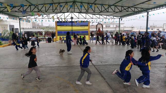 “Huaral Recrea” llegó a la I.E. Sagrado Corazón de Jesús del C.P. Nueva Estrella