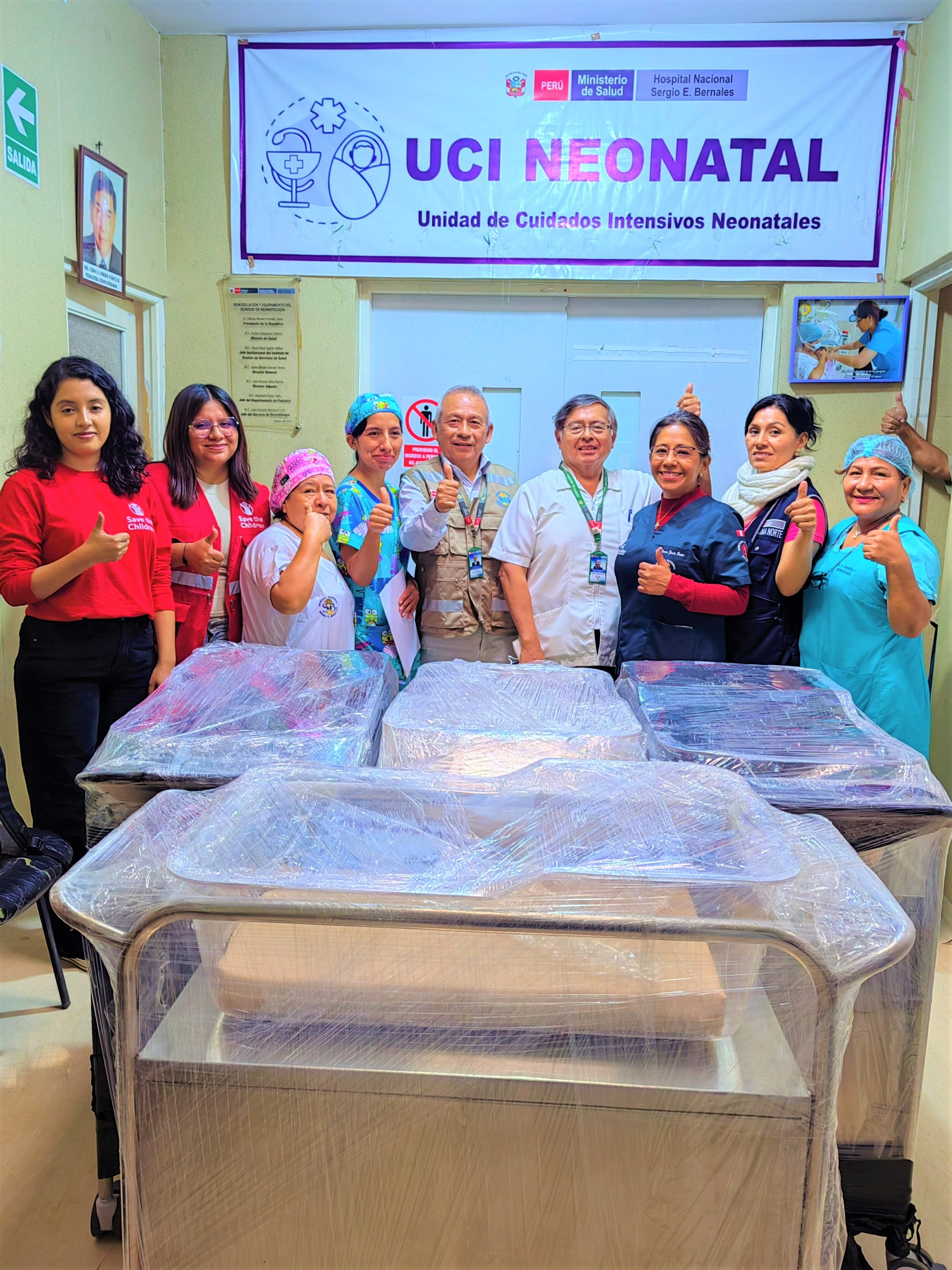 ONG “Save The Children” donó cuatro cunas acrílicas al Departamento de Neonatología 
