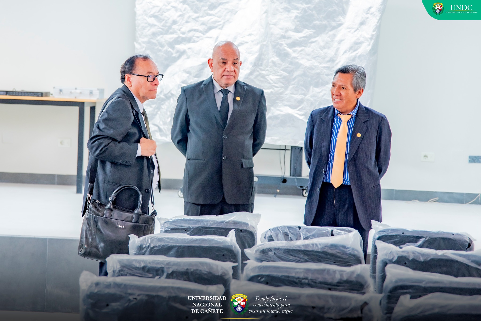 Nueva Comisión Organizadora de la UNDC, realizo visita por los locales académicos y administrativos