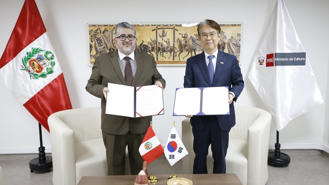 entrega de convenio con Corea
