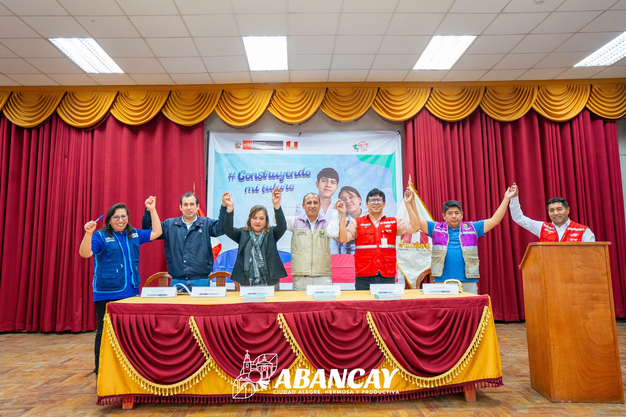 Municipalidad Provincial De Abancay Presente En La Feria De Orientación Vocacional Desarrollada En La I.E. Nuestra Señora De Las Mercedes. 🚀