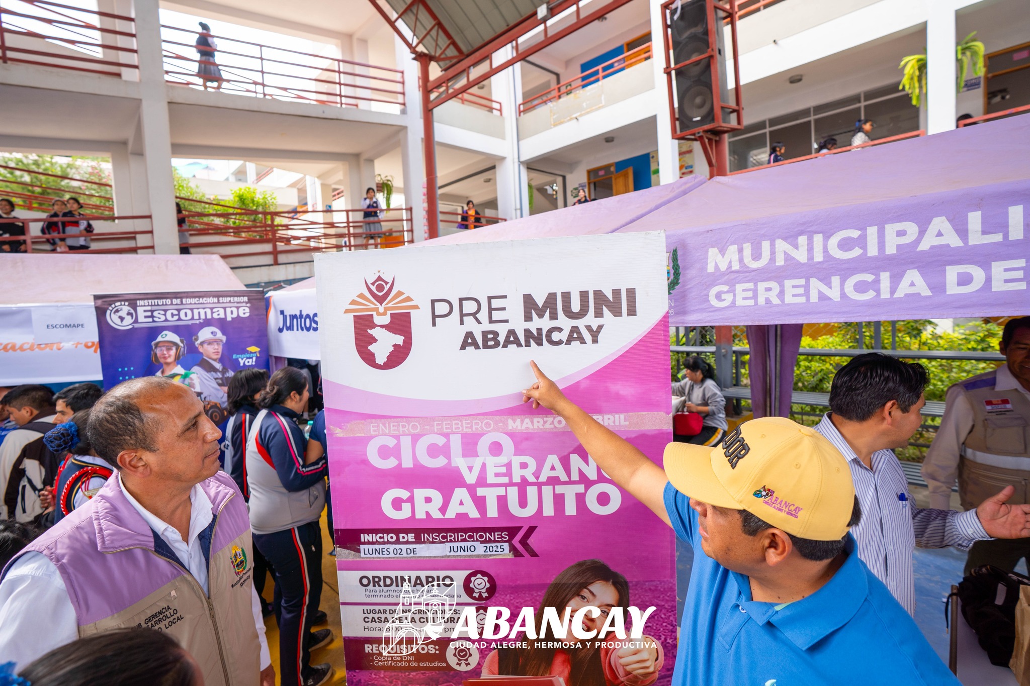 Municipalidad Provincial De Abancay Presente En La Feria De Orientación Vocacional Desarrollada En La I.E. Nuestra Señora De Las Mercedes. 🚀