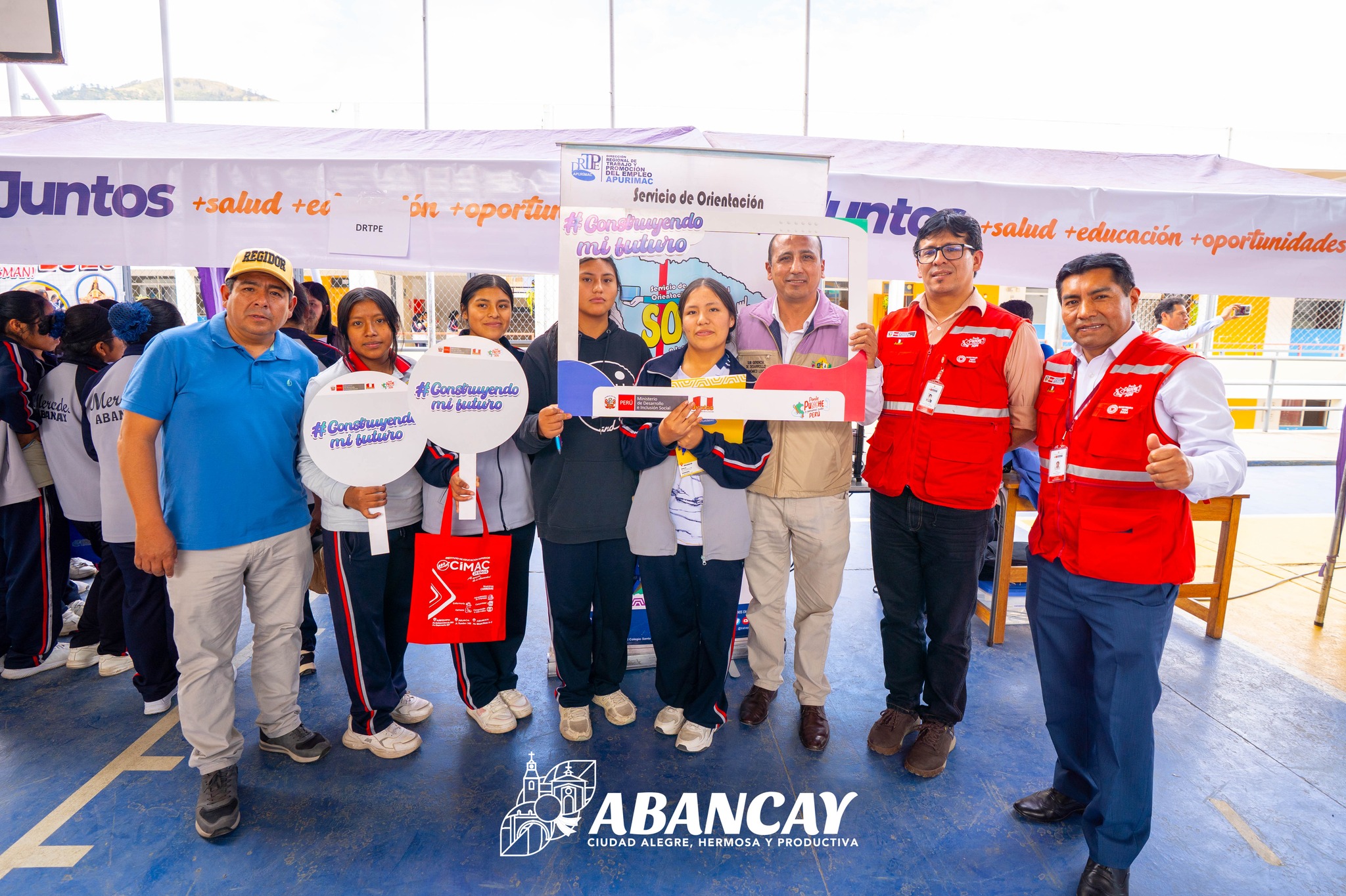 Municipalidad Provincial De Abancay Presente En La Feria De Orientación Vocacional Desarrollada En La I.E. Nuestra Señora De Las Mercedes. 🚀