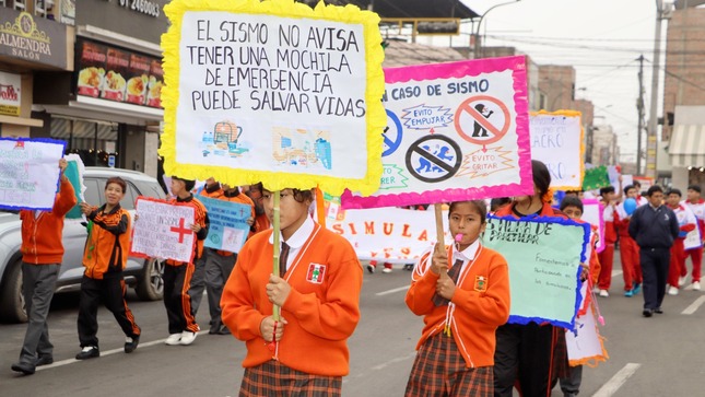 Se realizó pasacalle de sensibilización para el simulacro nacional multipeligro a realizarse el 30 de mayo