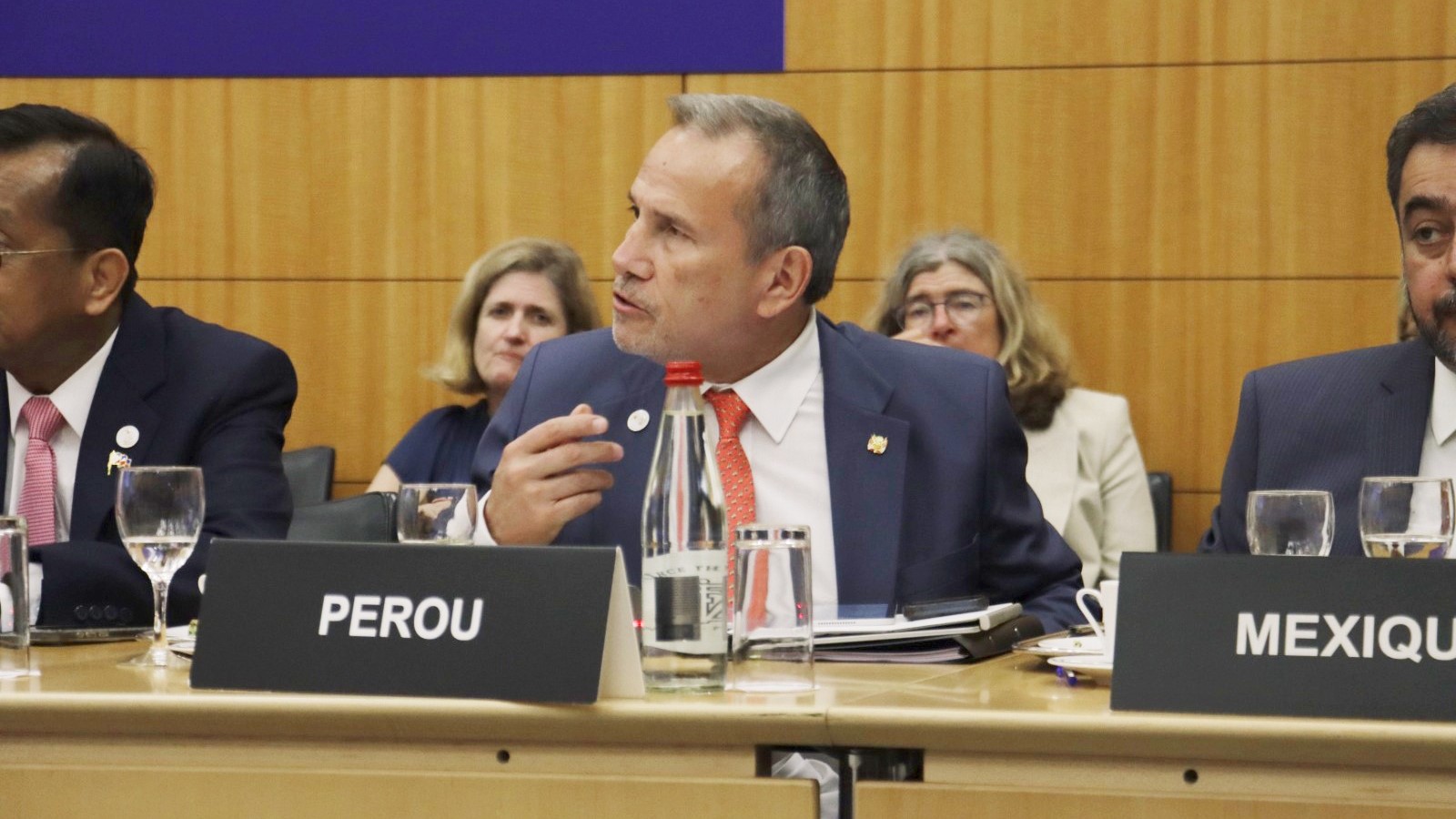 Perú impulsa iniciativas para promover el comercio formal e inclusivo en la Reunión Ministerial del Consejo de la OCDE