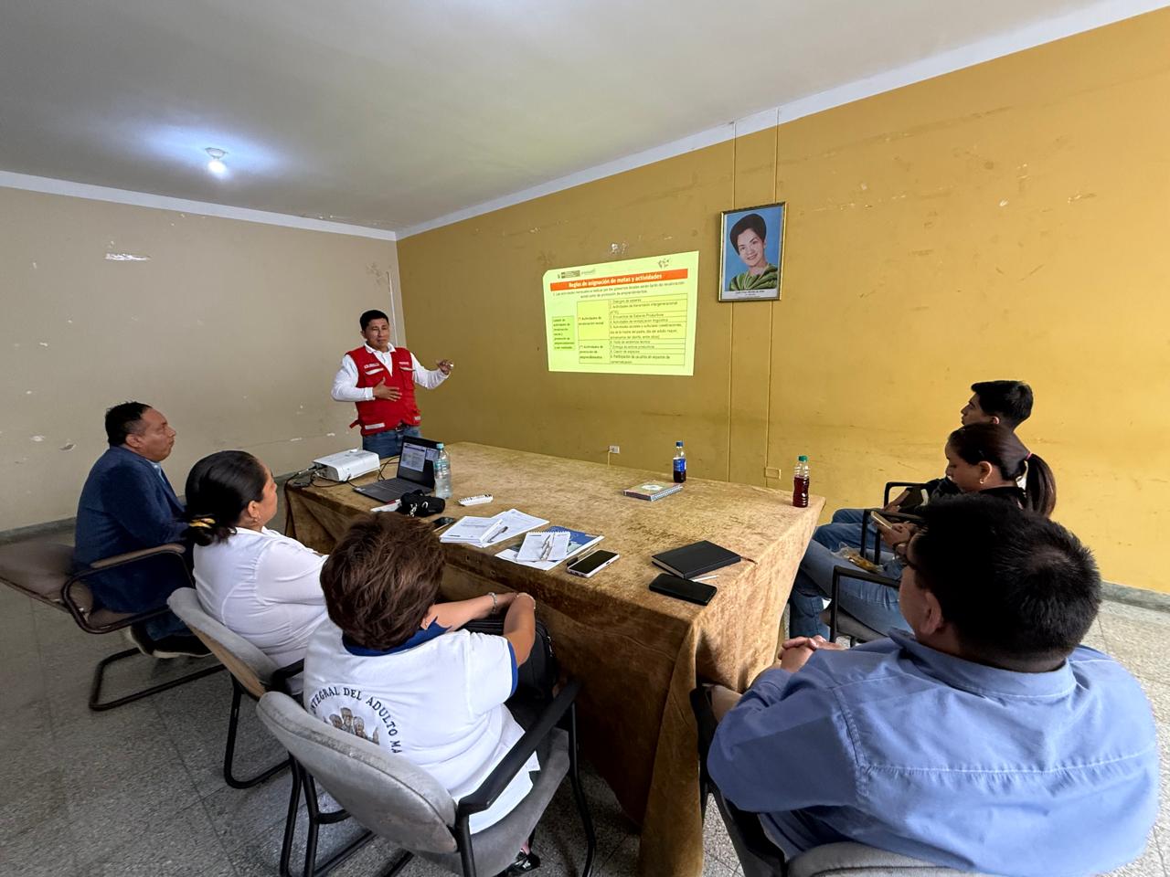 Municipalidad Provincial de Sullana participa en asistencia técnica de pensión 65 sobre saberes productivos.