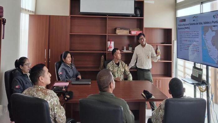 Ejército del Perú y Sernanp unen fuerzas para recuperar hábitats marino-costeros en el sur del país