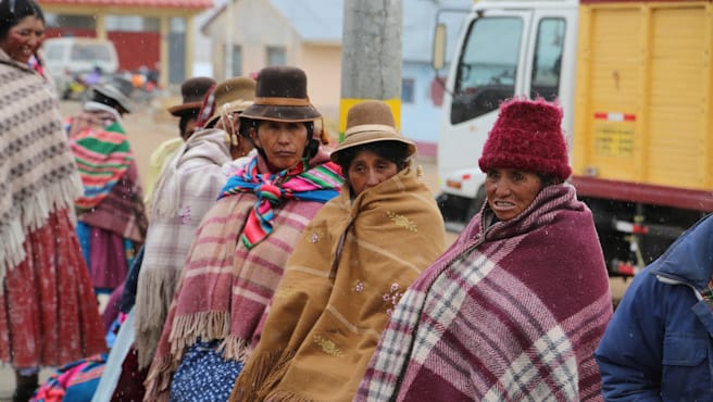 Adultos y adultos mayores deben protegerse mejor ante los cambios de clima