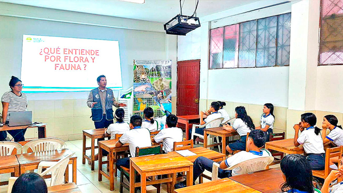 Capacitación en el colegio Silfo Alván
