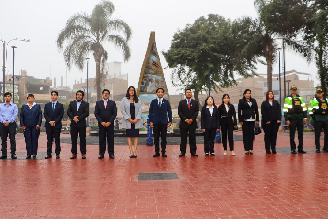 Se realizó jornada de izamiento dominical en la Plaza de Armas de Huaral