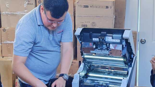 Capacitan al personal de informática en el mantenimiento de escáneres de alta productividad