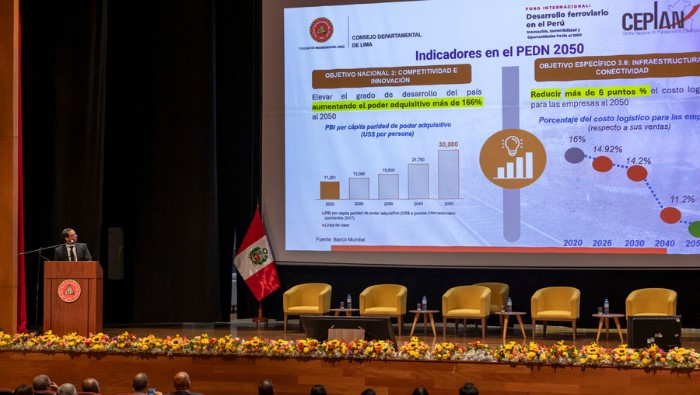 Presidente del Ceplan en Foro Internacional sobre Desarrollo Ferroviario en Perú