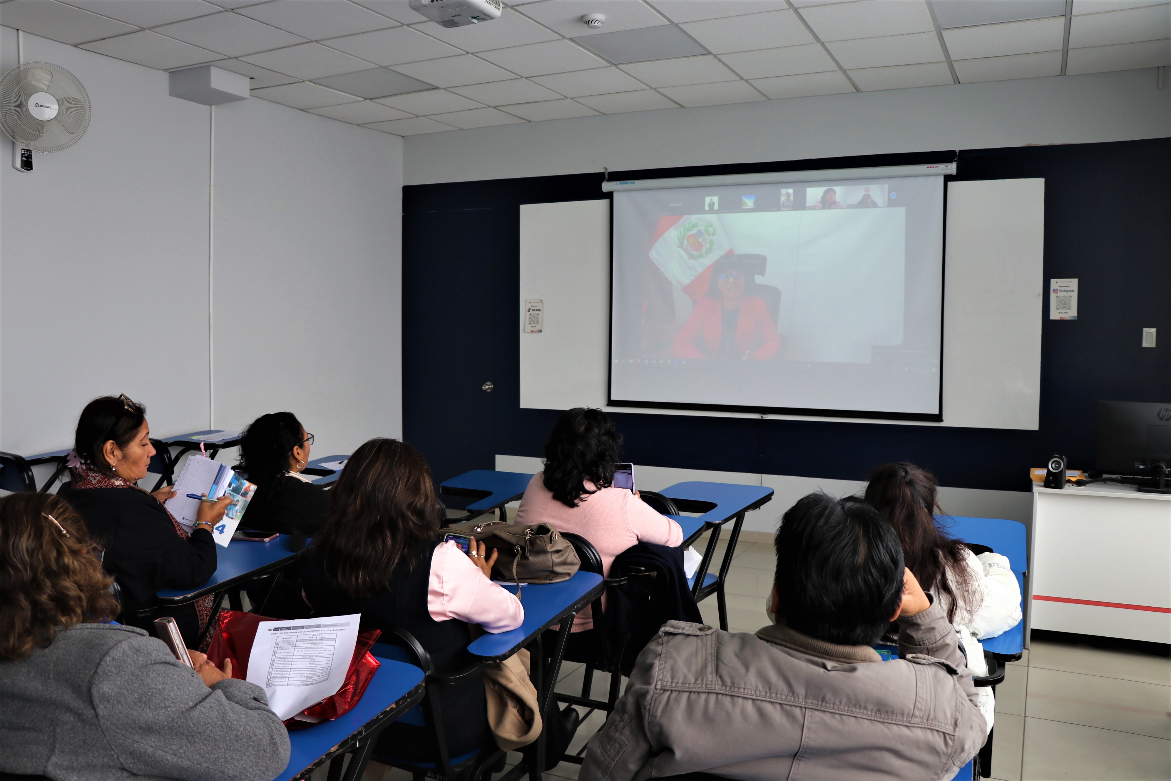 DIRECTIVOS PARTICIPAN DEL CURSO DE ACTUALIZACIÓN EN GESTIÓN EDUCATIVA