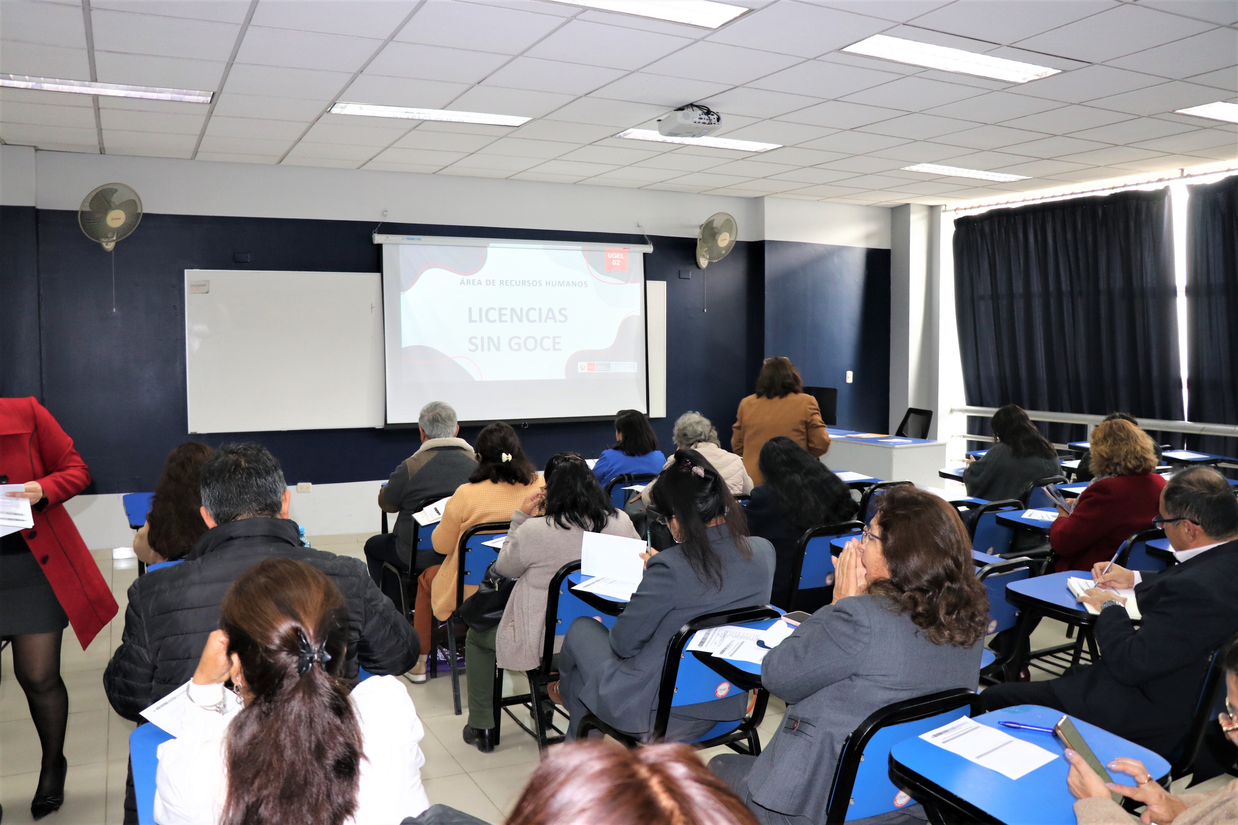 DIRECTIVOS PARTICIPAN DEL CURSO DE ACTUALIZACIÓN EN GESTIÓN EDUCATIVA