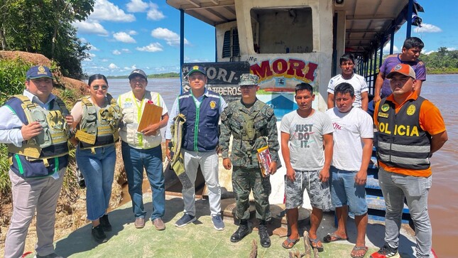 San Martín: FEMA de Alto Amazonas interviene embarcación que transportaba madera ilegal a Yurimaguas.