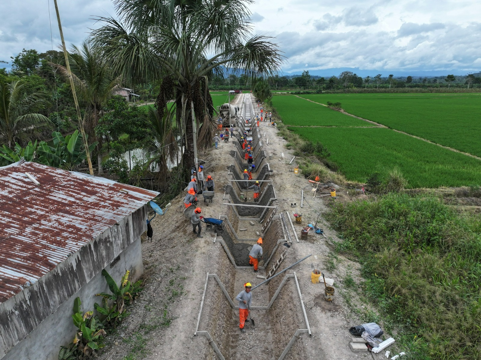 Obras se ejecutan mediante sus dos principales brazos operativos, Proyecto Especial Huallaga Central y Bajo Mayo (PEHCBM) y el Proyecto Especial Alto Mayo (PEAM)