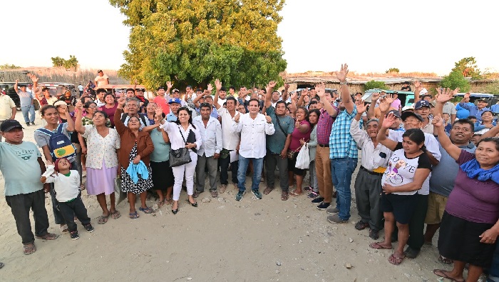 Alcalde de Piura se compromete con titulación