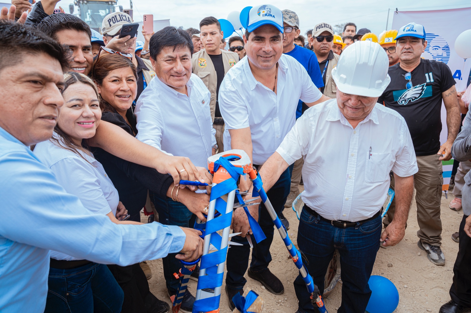 Gobernador da inicio a construcción de carretera Piura-Sechura que beneficiará a cerca de un millón de personas