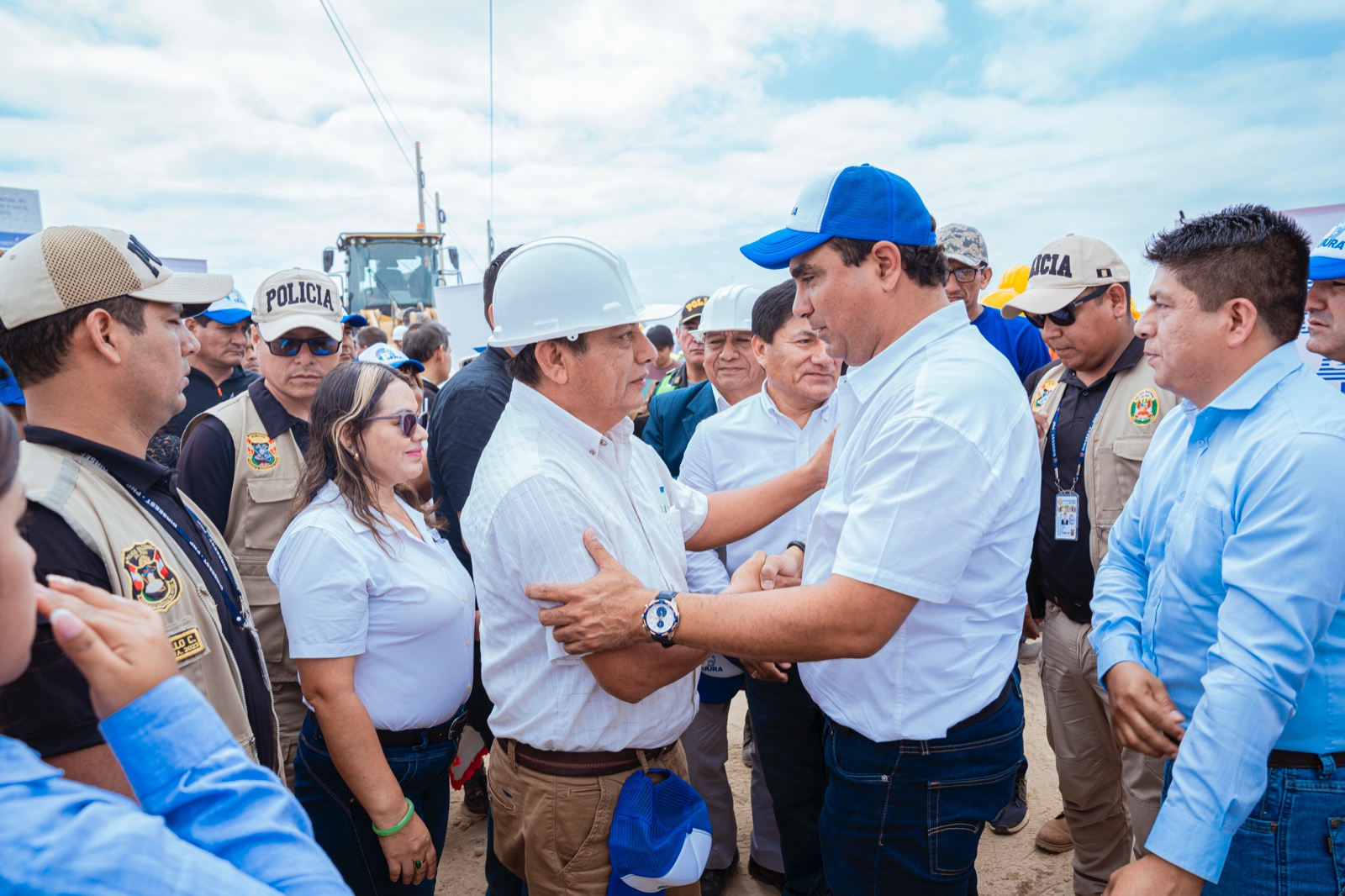 Gobernador da inicio a construcción de carretera Piura-Sechura que beneficiará a cerca de un millón de personas