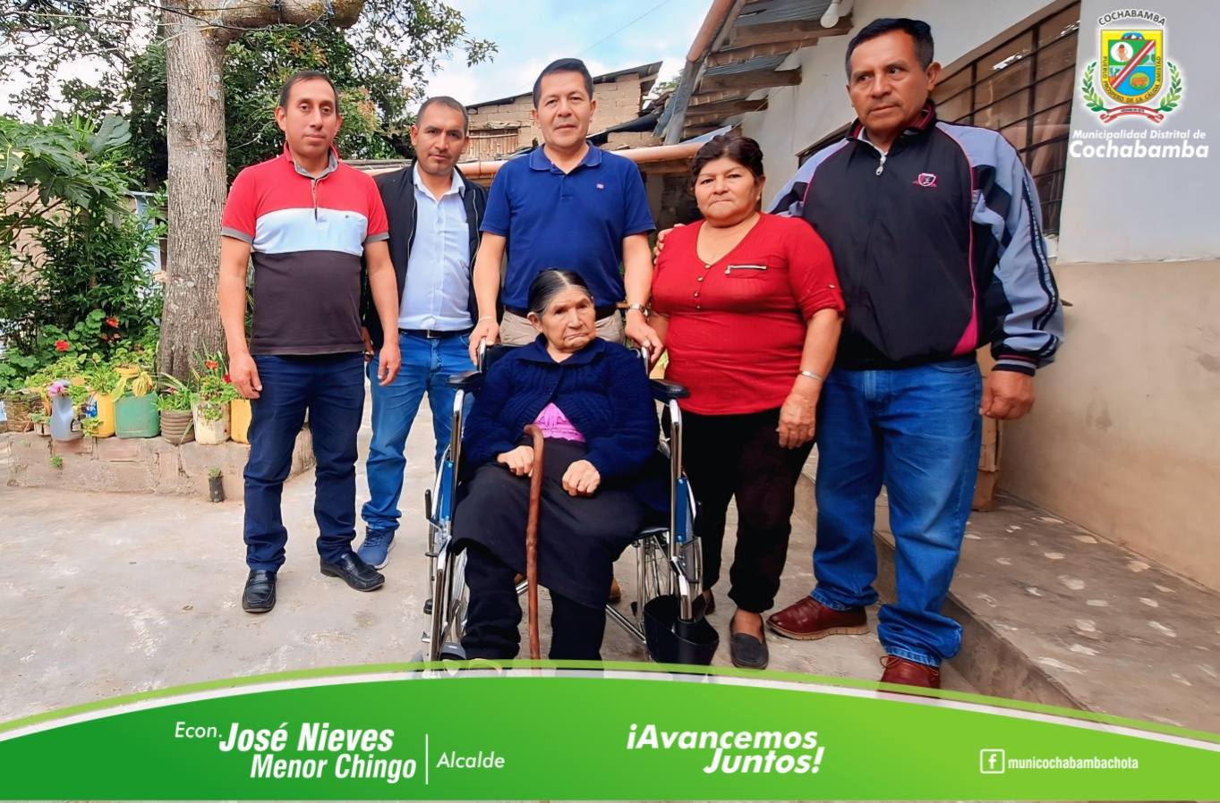 Ciudadanos discapacitados recibiendo ayuda biomecánica