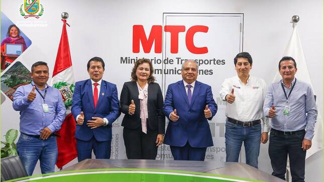 Reunión del alcalde de Cochabamba con funcionarios de PROVIAS Descentralizado