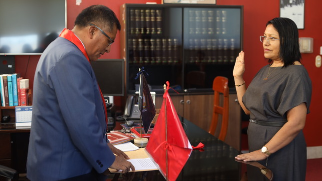 Presidente de la Corte de Ucayali juramenta a jueces superiores en las Salas Laboral y Penal (1)