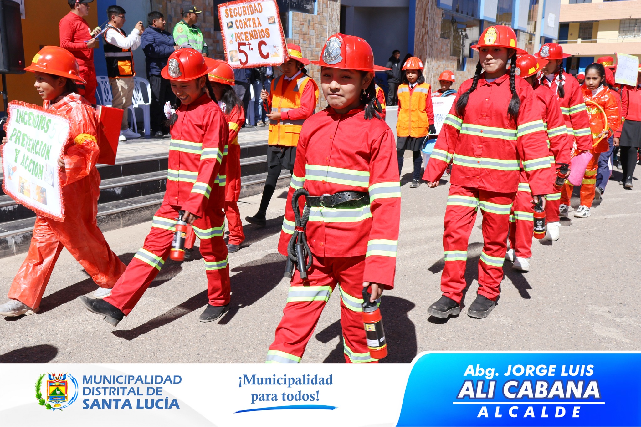 Desfile de Concientizacion por el Simulacro Multipeligro Santa Lucia