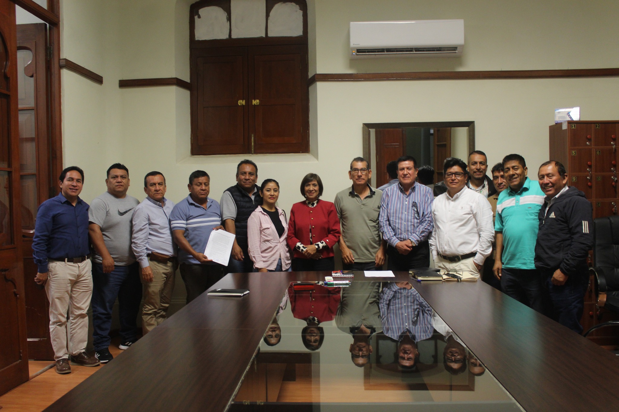 REUNIÓN CON TRANSPORTISTAS EN PALACIO MUNICIPAL