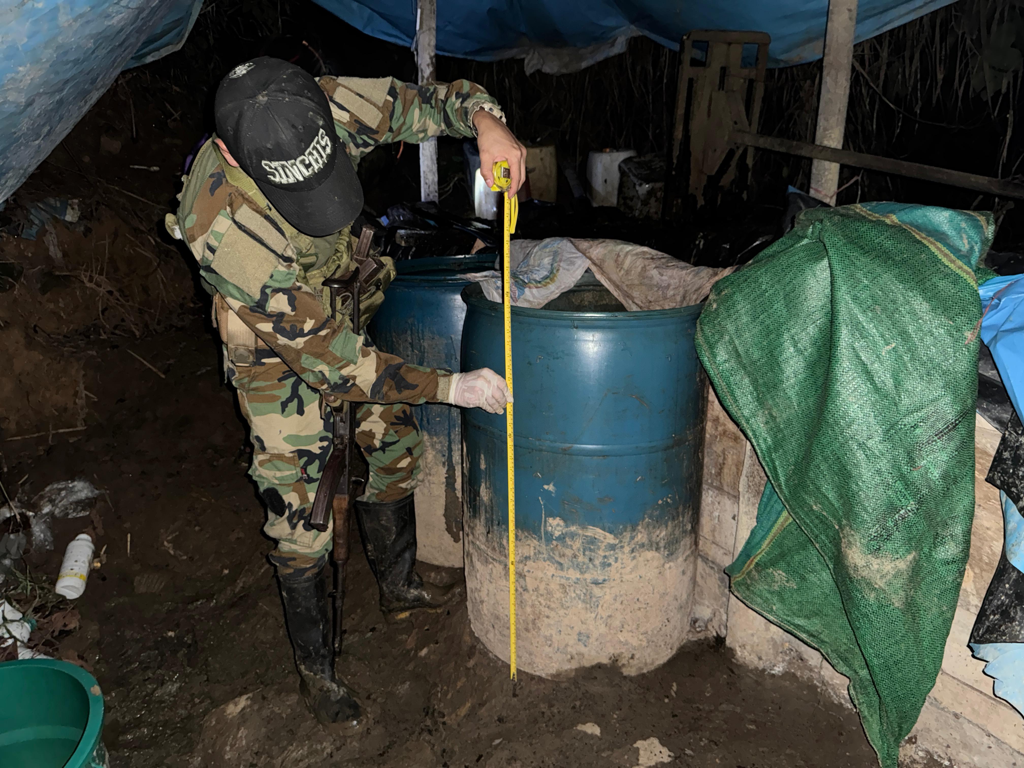 Fuerzas del orden golpean al narcotráfico en el VRAEM destruyen laboratorio clandestino con más de 2 toneladas de cocaína en Gloria Pata