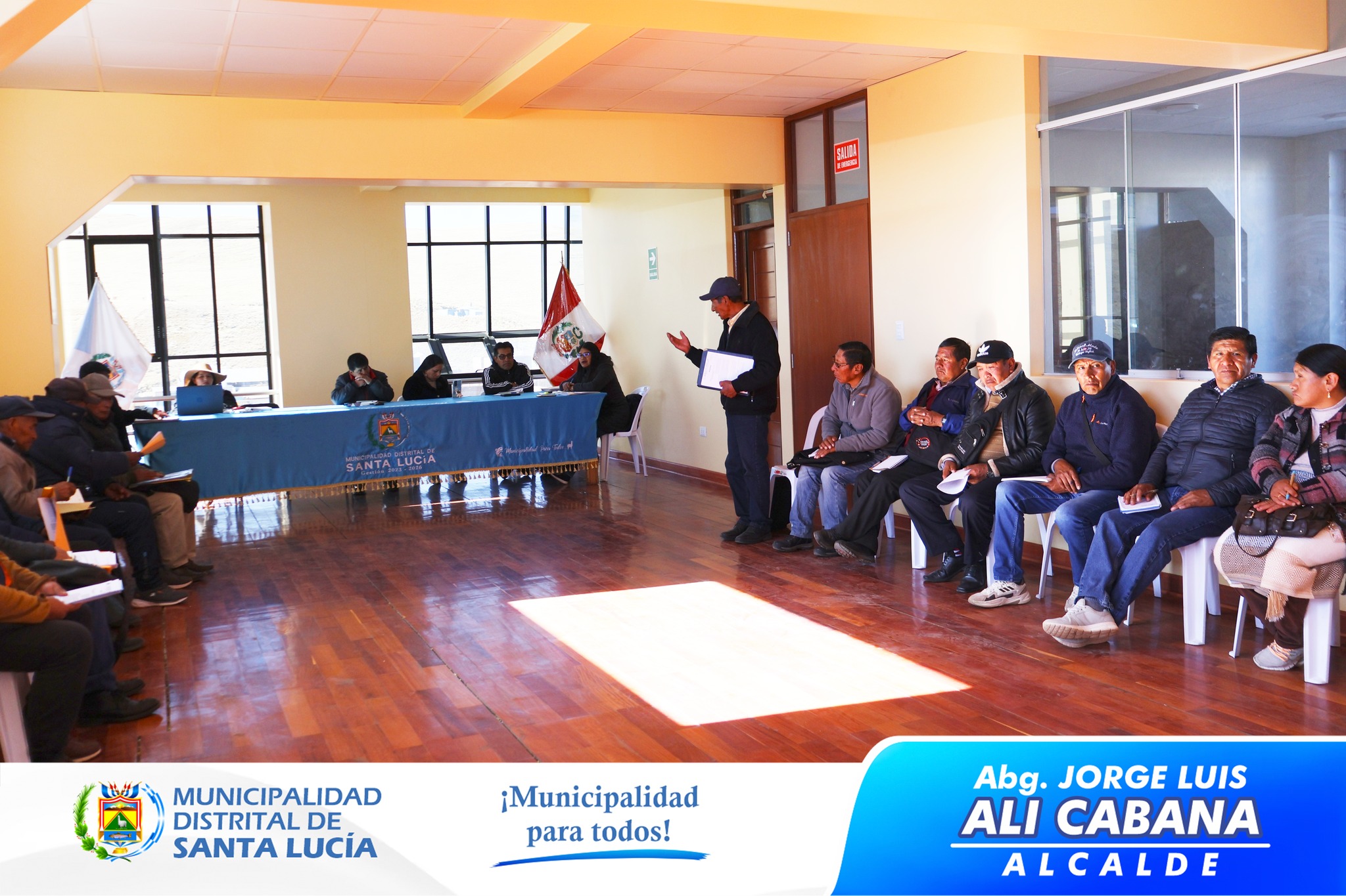 Reuniรณn Informativa por parte de las Autoridades de la Municipalidad Distrital de Santa Lucia