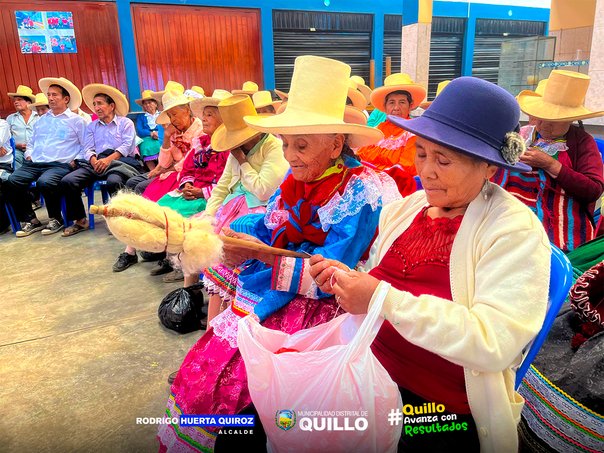 mujeres tejiendo