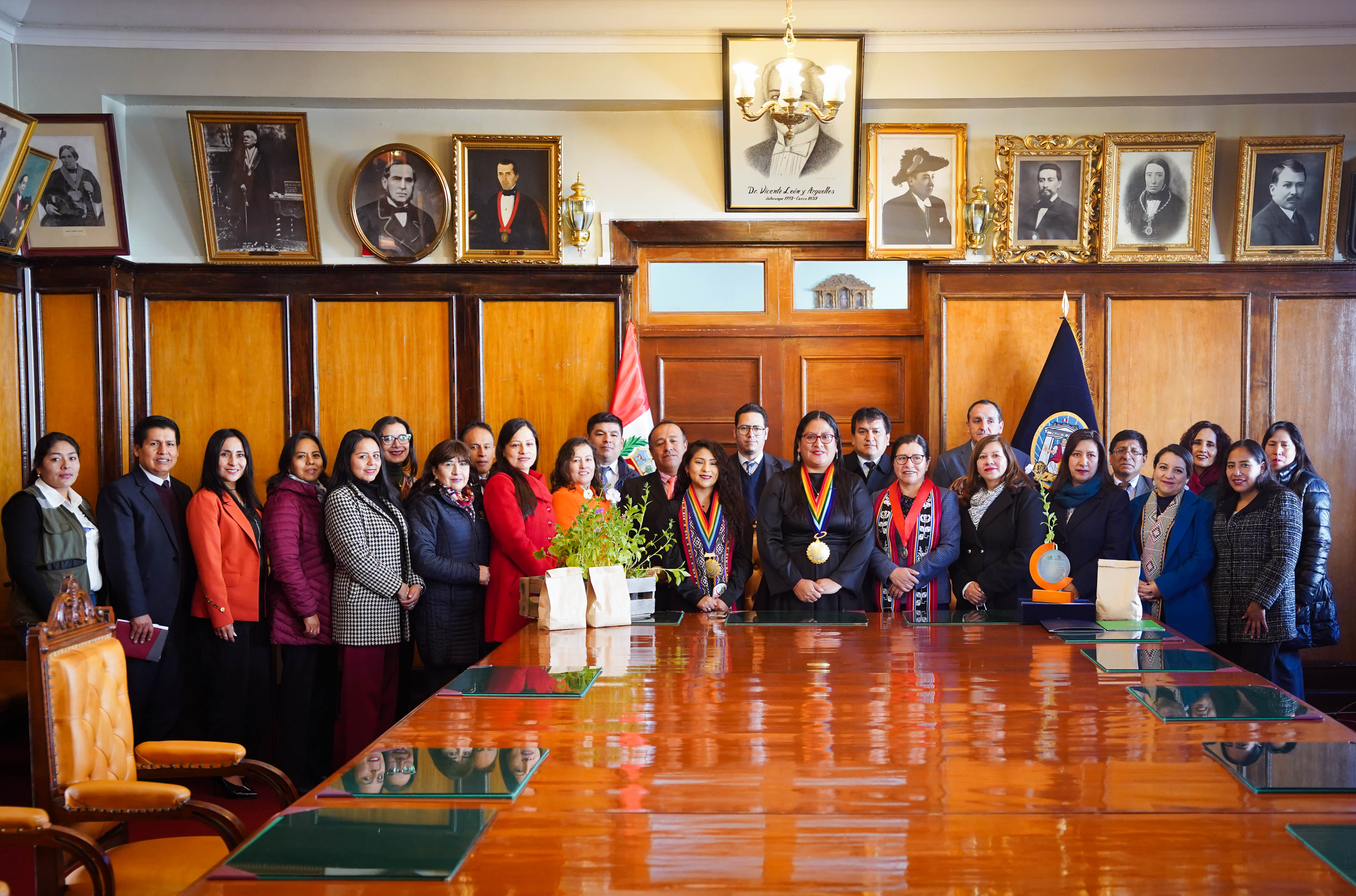Corte Superior de Justicia de Cusco recibe reconocimiento por liderar en el “Primer Reciclatón 2025”