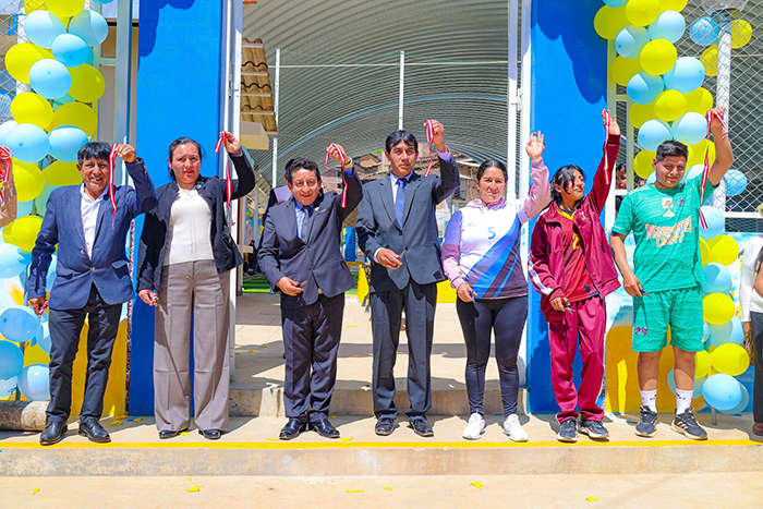 Corte de cinta en Inauguración.