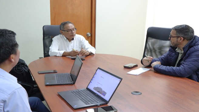 Director de la DRTC Moquegua y representantes de AAQ.