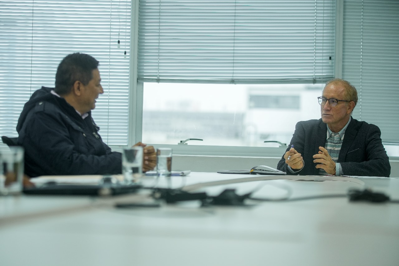 GERENTE DE TRANSPORTE JUNTO CON EL FUNCIONARIO DE SUTRAN