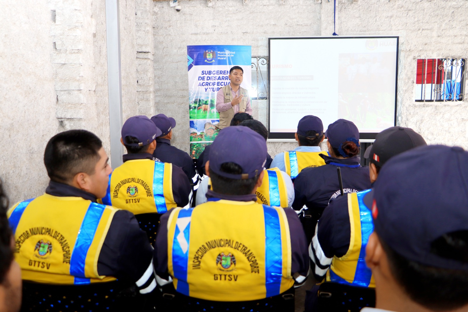 Inspectores de tránsito reciben charla sobre cultura turística en Huaral
