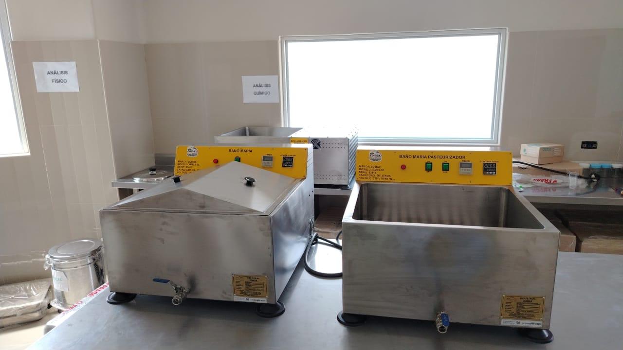 Archivo jpg muestra los equipos de baño maría hecho en el país
