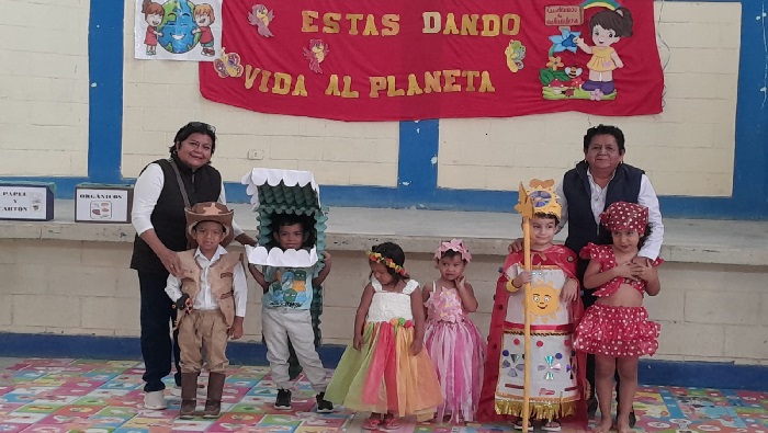 Docentes y alumnos