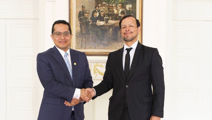 Foto de los titulares del Ceplan y JNE