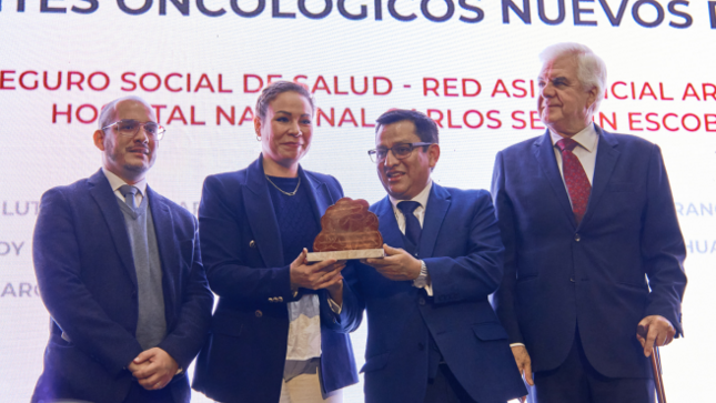 EsSalud gana premio a las Buenas Prácticas en la Gestión de la Salud Pública Oncológica
