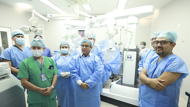 Minsa felicita dos hitos médicos históricos: primer trasplante renal de donante vivo y cirugía robótica n.º 207 en el Hospital Dos de Mayo