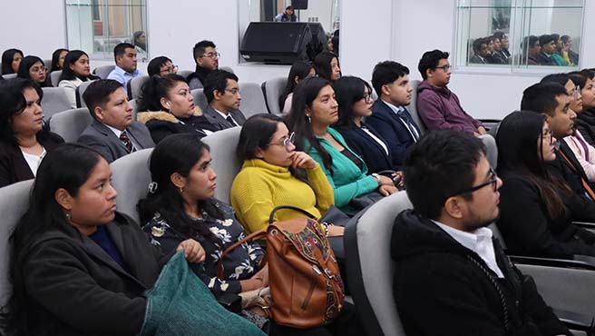 Más de 90 estudiantes de los últimos ciclos y egresados de diversas profesiones se integraron al programa de voluntariado 2025 de la Corte Superior del Callao