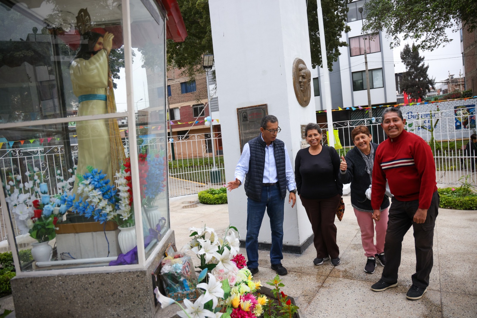 Vecinos contentos por el mejoramiento del parque