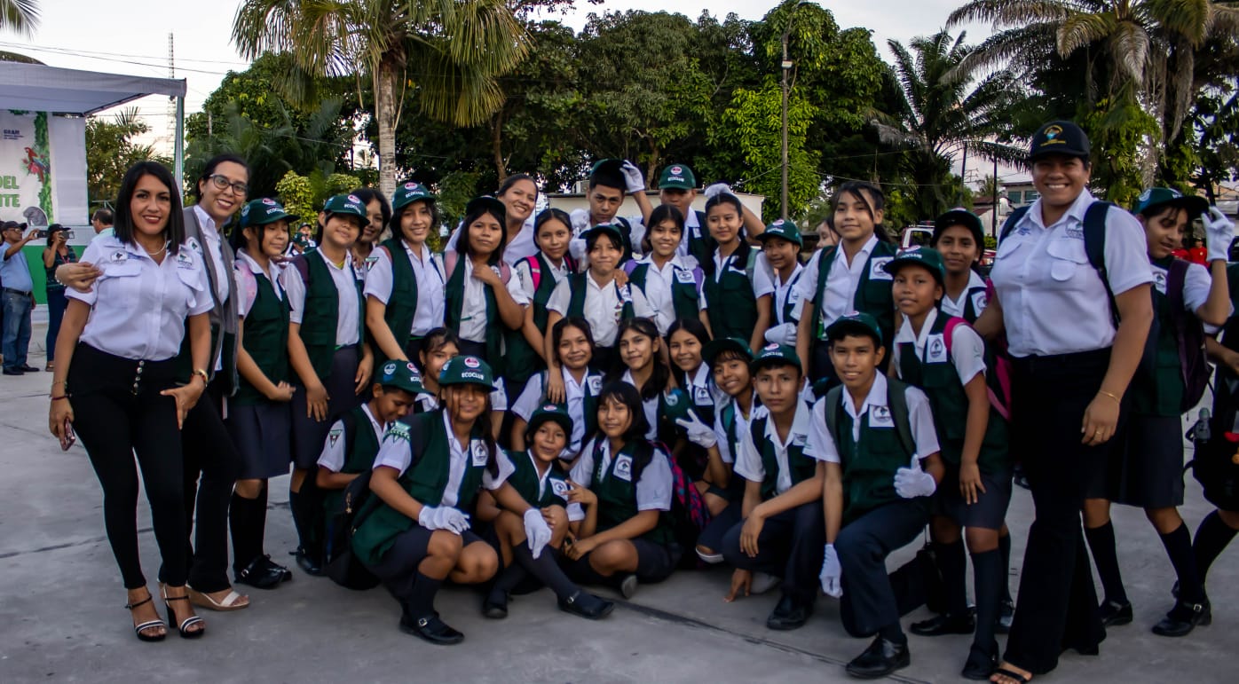 estudiantes de primaria y secundaria