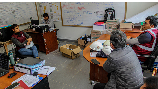 Consejera regional por paucartambo inspecciona obras del Instituto Perdagógico Virgen del Carm,en en Challabamba Paucartambo .