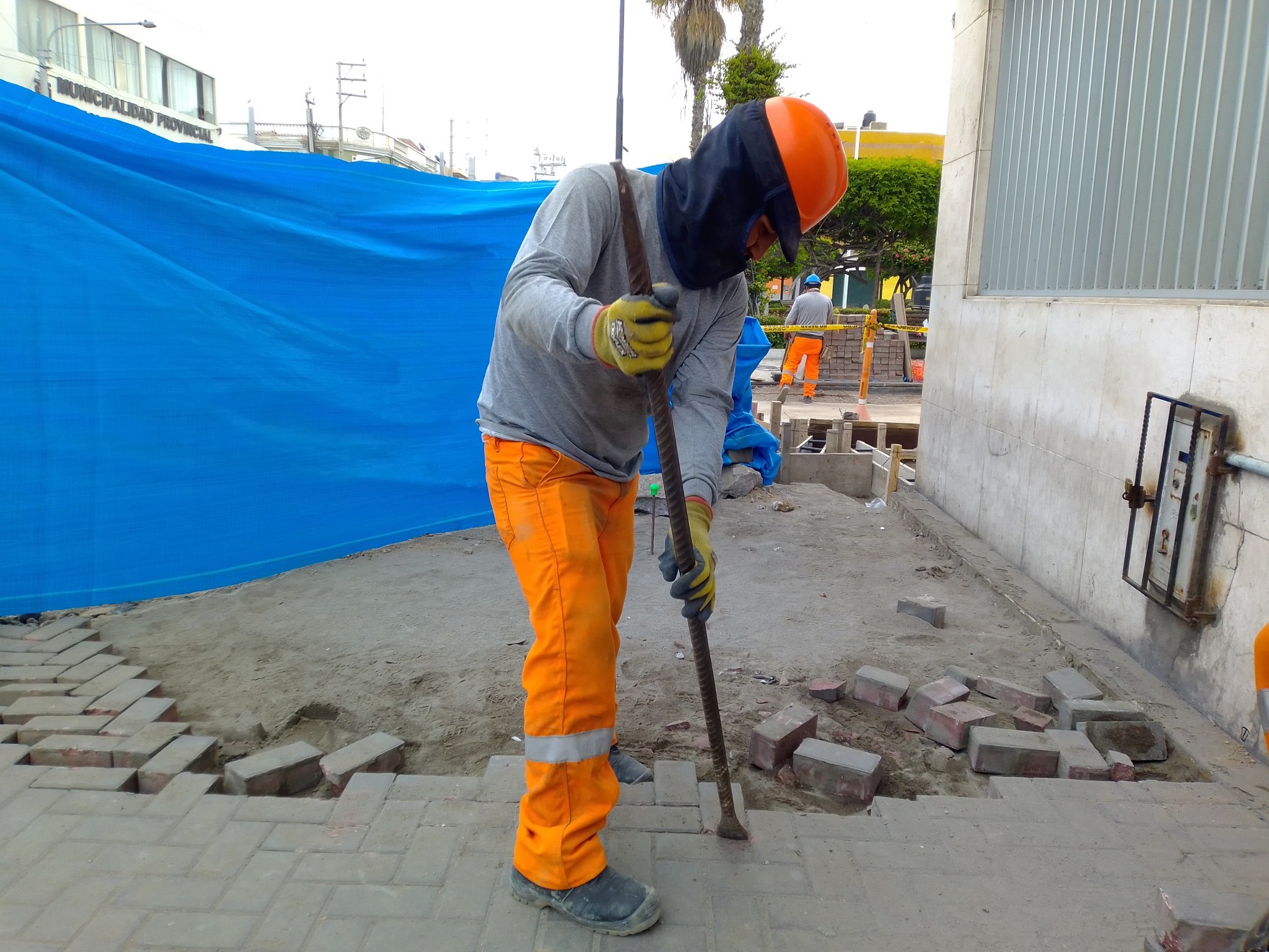 Trabajando.