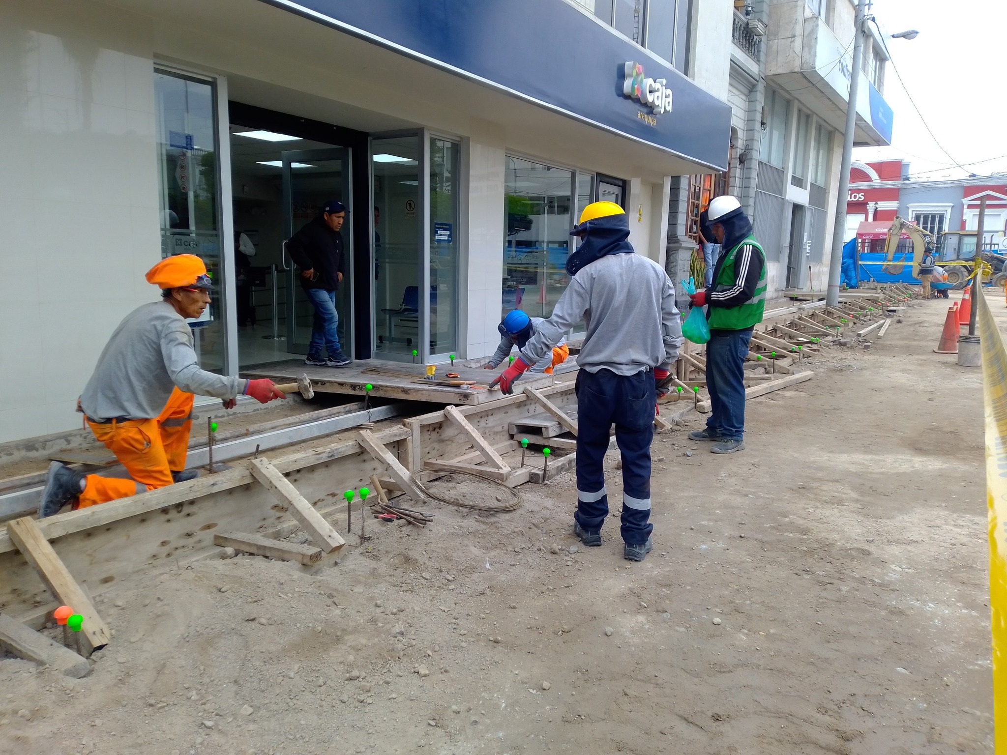 Trabajando.