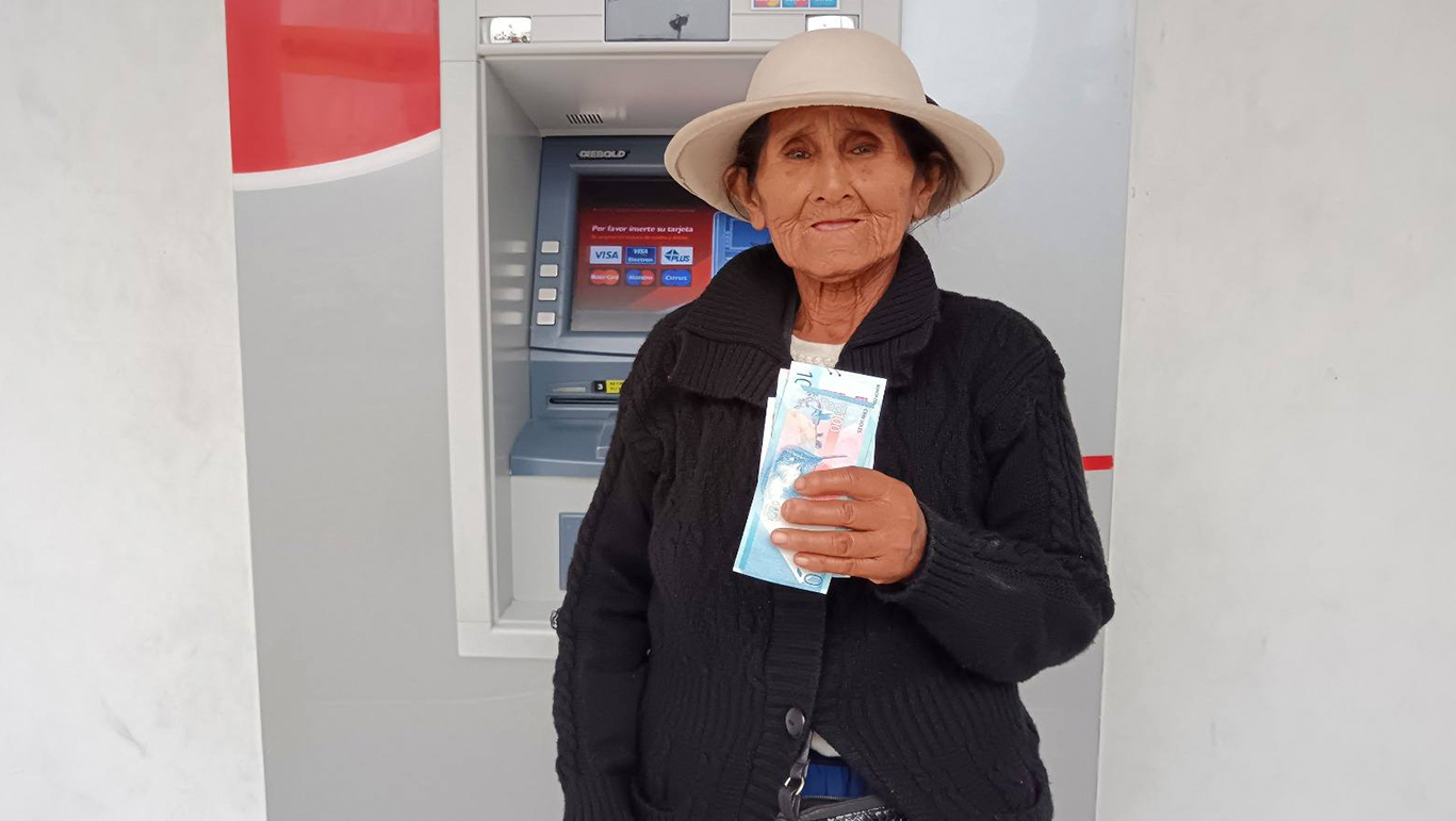 Abrazo solidario a nuestros adultos mayores